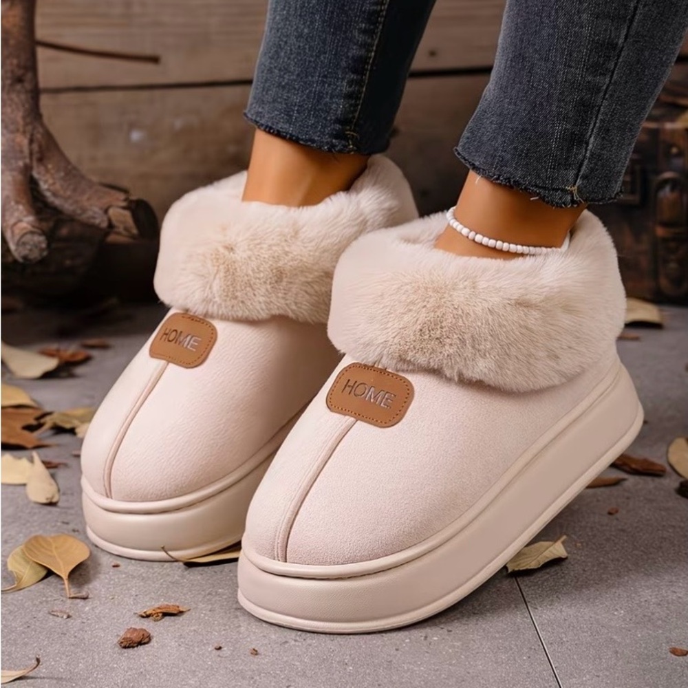 Women's Cream Fur-Lined Slippers